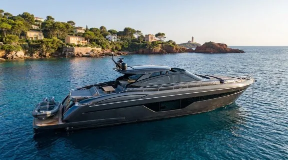 France Mangusta 105 Class (or similar)