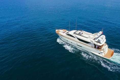 Review img # 17 of the yacht RIVIERA