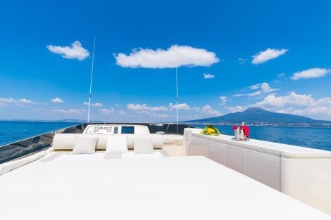 Review img # 32 of the yacht RIVIERA