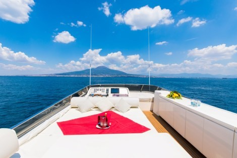 Review img # 35 of the yacht RIVIERA
