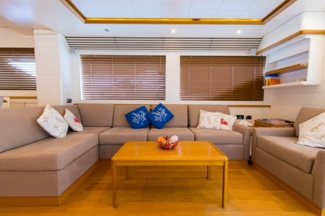 Review img # 26 of the yacht RIVIERA