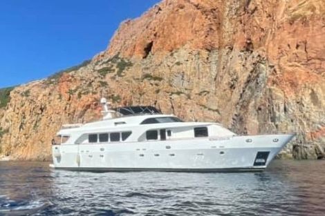 Review img # 23 of the yacht SHANGRA