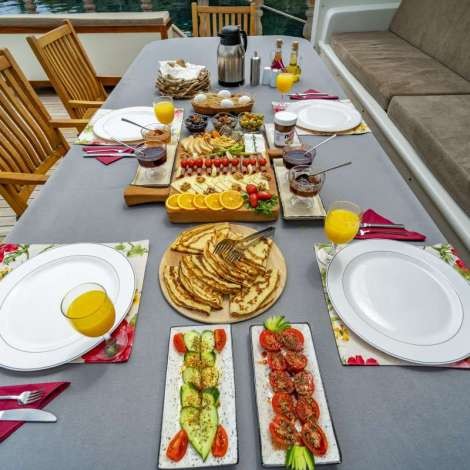 Food onboard TERSANE 8 # 1