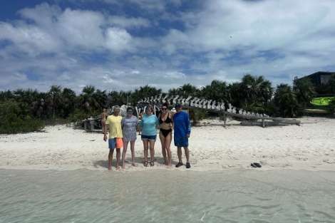 Review img # 31 of the yacht TOUCH THE SKY