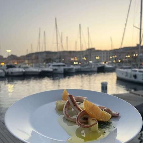 Food onboard Wave # 1